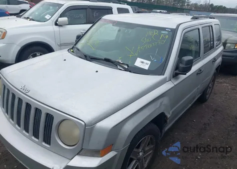 2008 Jeep Patriot Sport z USA, uszkodzony, nr VIN 1J8FF28W08D555461